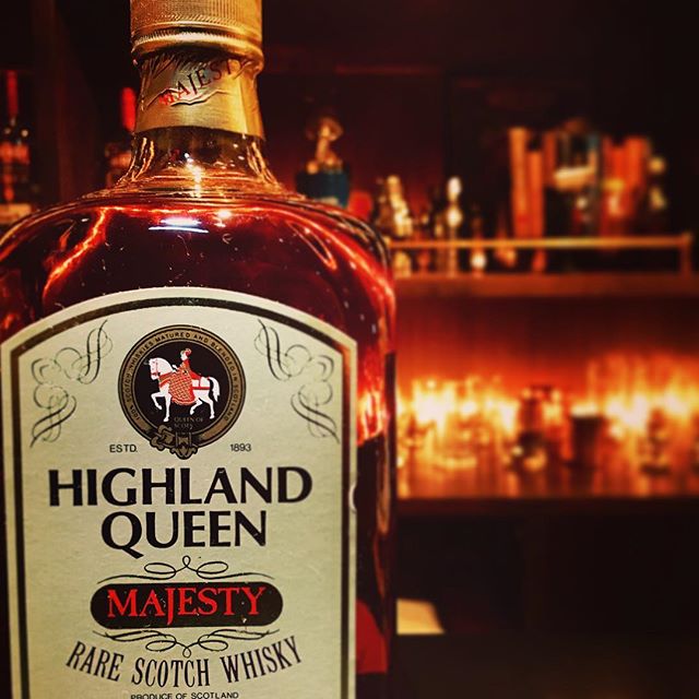 【new arrival blended malt】Highland Queen majesty (80's?) #bar #authenticbar #bartool #gyoutoku #gyotoku #highlandqueen #blendedmalt #blendedscotch  #blended #scotch #malt #whisky #oldbottle #ウイスキー #ブレンデッド #ブレンデッドウイスキー #バーツール #行徳