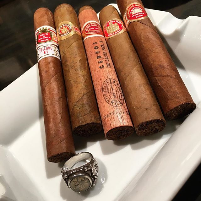 【new arrival cigar 】#hoyodemonterray #ramonallones #romeoyjulieta #saintluisrey #hupmann #bar #authenticbar #gyoutoku #gyotoku #cigar #bartool #バーツール #行徳 #シガー #葉巻