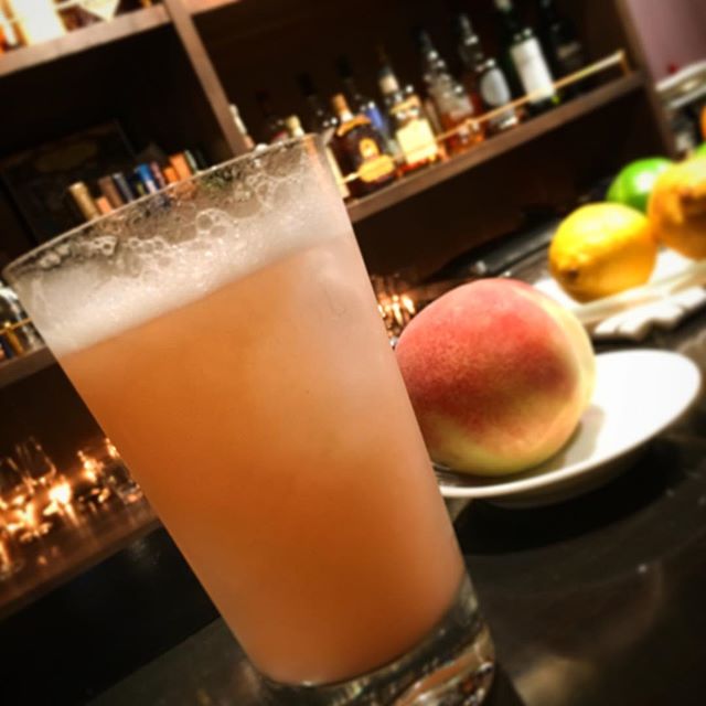 Summer has come!This month recommended cocktail is "Belini"! #bar #authenticbar #gyoutoku #gyotoku #smoothiecocktail #belini #cocktail #freshfruit  #freshfruitcocktail #バーツール #行徳 #カクテル #フレッシュフルーツカクテル #フレッシュフルーツ #ベリーニ