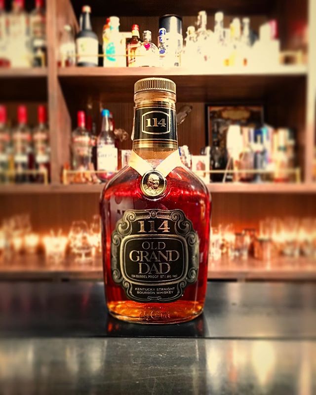 【new arrival bourbon】Old grand-dad 114 (80's?) #bar #authenticbar #bartool #bourbon #americanwhiskey #whiskey #oldbottle #oldgranddad #ウイスキー #バーボン #オールドグランダッド #アメリカンウイスキー #バーツール #行徳 #行徳bar #浦安 #船橋