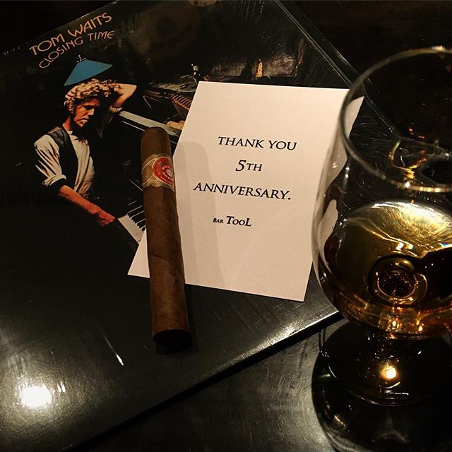 It was cheers for good work this week too !!And #goodnight .Hope wonderful day tomorrow.#bartool #bar #authenticbar  #tomwaits #LP #record #cigar #calmdown #whisky #バーツール #行徳 #トムウェイツ #レコード #シガー #葉巻 #行徳BAR #浦安 #船橋