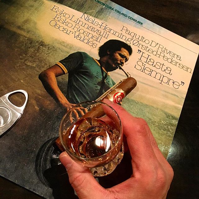 It was cheers for good work this week too .And #goodnight .Hope wonderful day tomorrow.#bartool #bar #authenticbar  #cigar #calmdown #record #lp #whisky #バーツール #行徳 #ウイスキー #シガー #葉巻 #レコード #音楽 #行徳BAR #浦安 #船橋