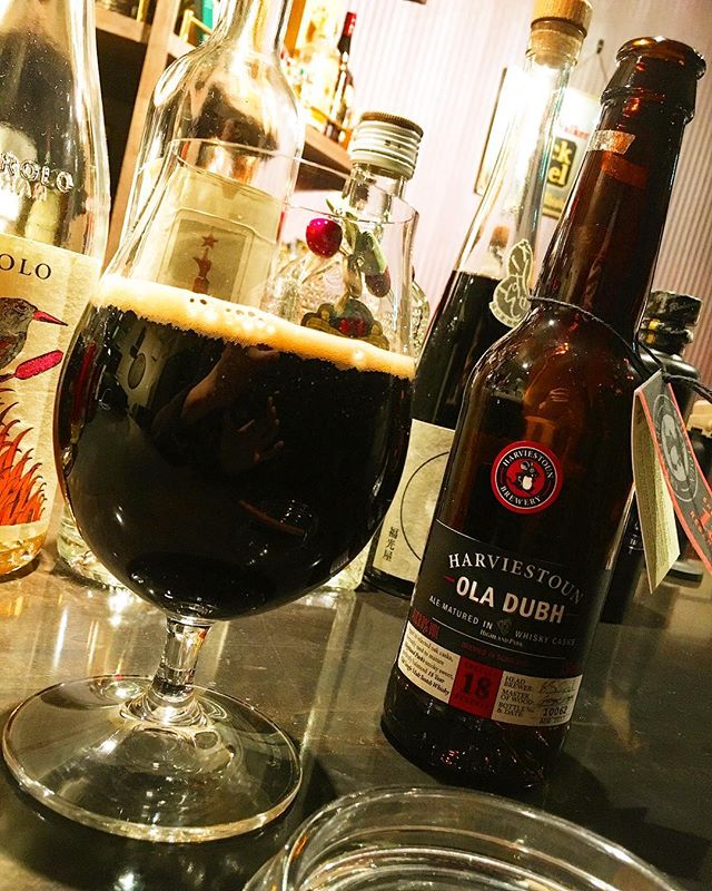 Tasting.Harviestoun “ola dubh” (barrel aged beer / barrel from highland park distillery)#bartool #bar #authenticbar #barrelagedbeer #beer #harviestoun #harviestounbrewery #oladubh #highlandpark #cigar #バーツール #行徳 #シガー #葉巻 #バレルエイジドビール #ハービストン #ビール #ハイランドパーク #行徳BAR #浦安 #船橋