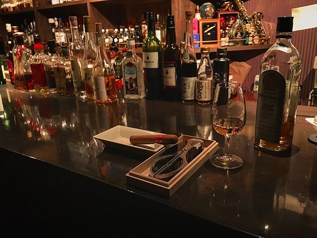 It was cheers for good work this week too!And #goodnight.Hope wonderful day tomorrow.#bartool #bar #authenticbar  #cigar #バーツール #葉巻 #シガー #行徳 #行徳BAR #浦安 #船橋