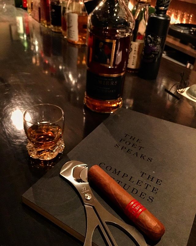 It was cheers for good work this week too!And #goodnight.Hope wonderful day tomorrow.#bartool #bar #authenticbar  #cigar #バーツール #葉巻 #シガー #行徳 #行徳BAR #浦安 #船橋